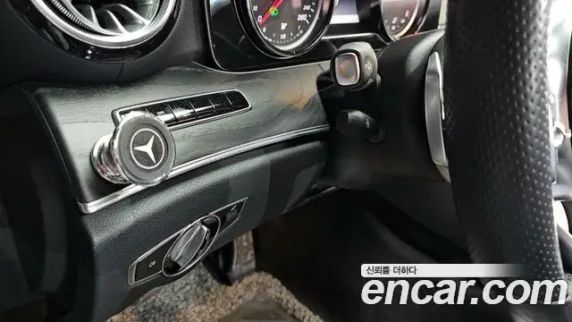 Mercedes-Benz E-Class 2019 — ფოტო 14/20