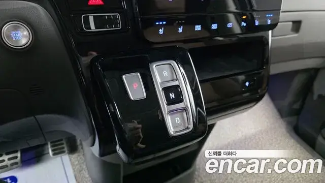 Hyundai Staria 2022 — Фото 9/20