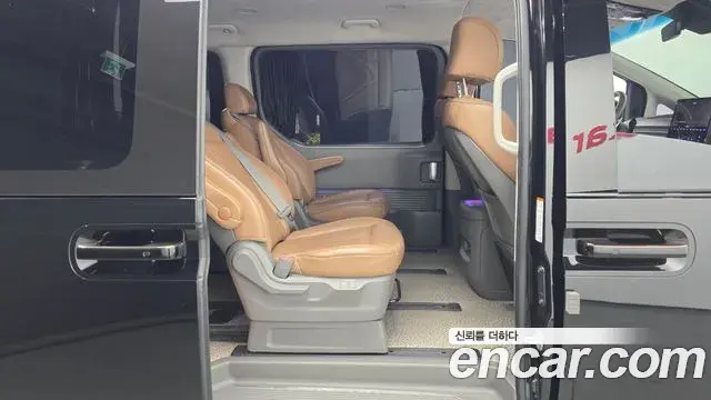 Hyundai Staria 2022 — Фото 11/20