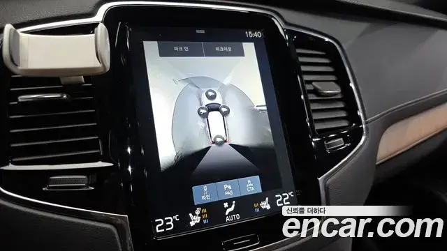 Volvo XC90 2018 — Photo 14/20