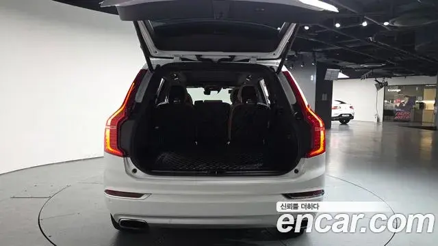 Volvo XC90 2018 — Photo 20/20