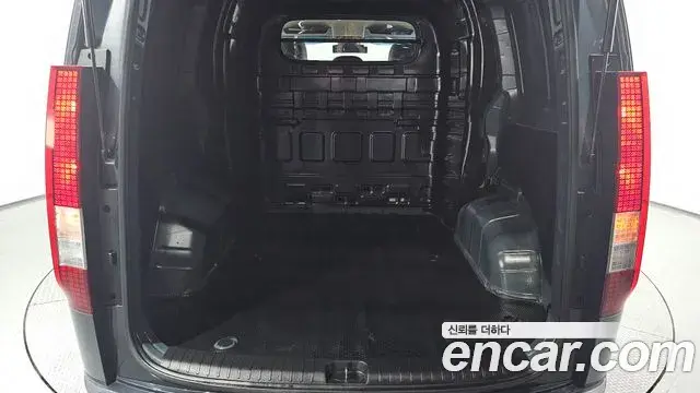 Hyundai Staria 2022 — Photo 20/20