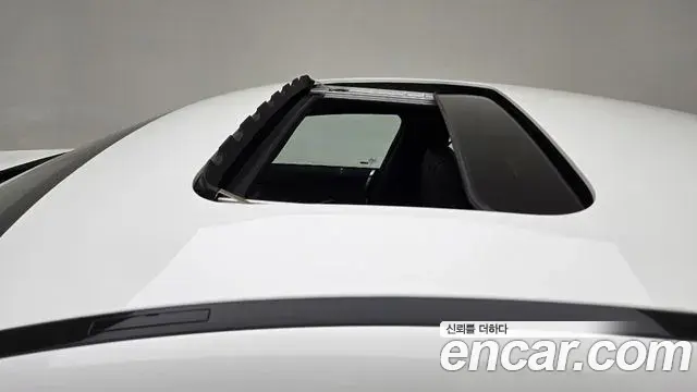 Mercedes-Benz AMG GT 2025 — Photo 12/17