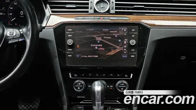Volkswagen Passat GT 2018 — Şəkil 13/30