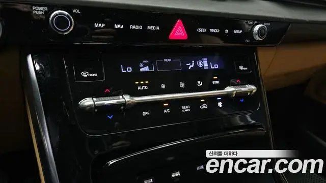 Kia Carnival 2021 — Photo 19/20