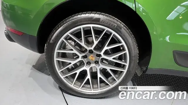 Porsche Macan 2021 — Photo 5/20
