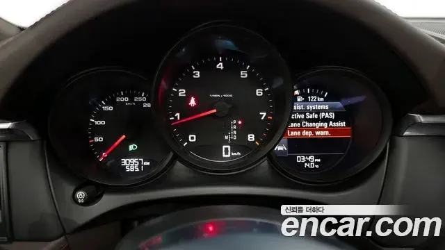 Porsche Macan 2021 — Photo 8/20