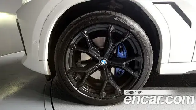 BMW X6 2022 — ფოტო 14/34