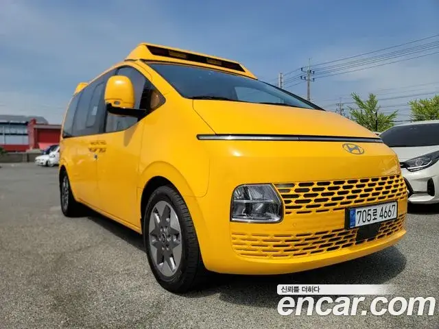 Hyundai Staria, 2025