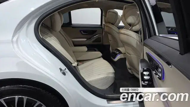 Mercedes-Benz S-Class 2024 — Photo 11/20