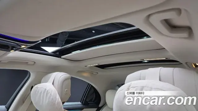 Mercedes-Benz S-Class 2024 — Photo 16/20