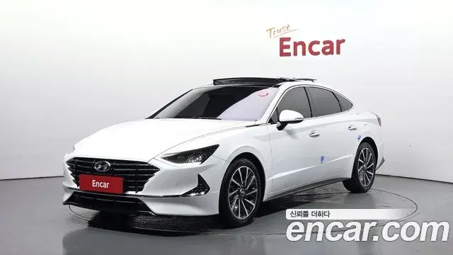Hyundai Sonata 2019 — Фото 1/20
