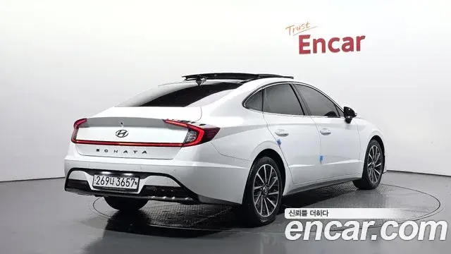 Hyundai Sonata 2019 — Фото 2/20