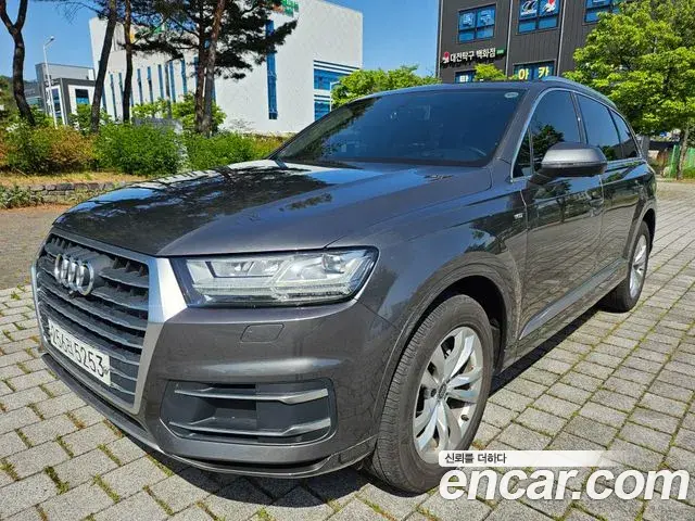 Audi Q7 2019 — ფოტო 2/20
