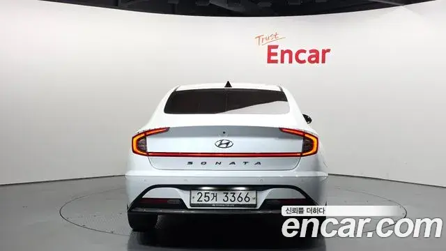 Hyundai Sonata Hybrid 2019 — Şəkil 22/33