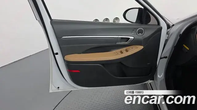 Hyundai Sonata Hybrid 2019 — Şəkil 13/33