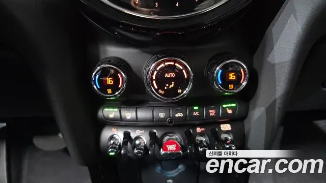 Mini Cooper 2024 — Photo 19/20