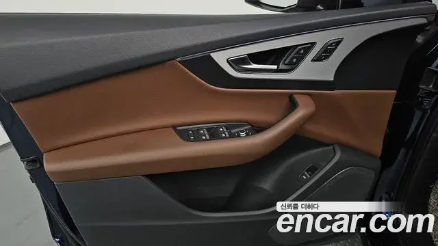 Audi Q7 2019 — Photo 22/31