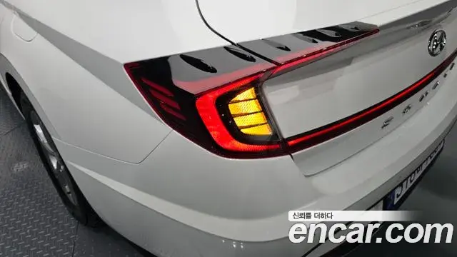 Hyundai Sonata Hybrid 2022 — ფოტო 1/29