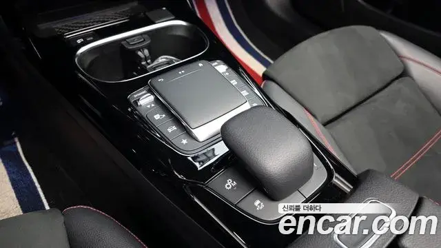 Mercedes-Benz A-Class 2021 — Photo 8/30