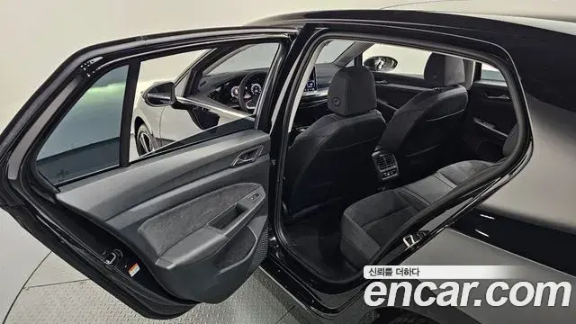 Volkswagen Golf 2025 — Photo 19/20