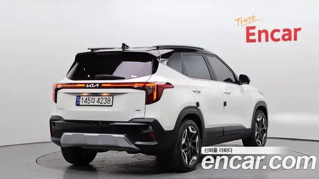 Kia Seltos 2025 — Photo 8/20