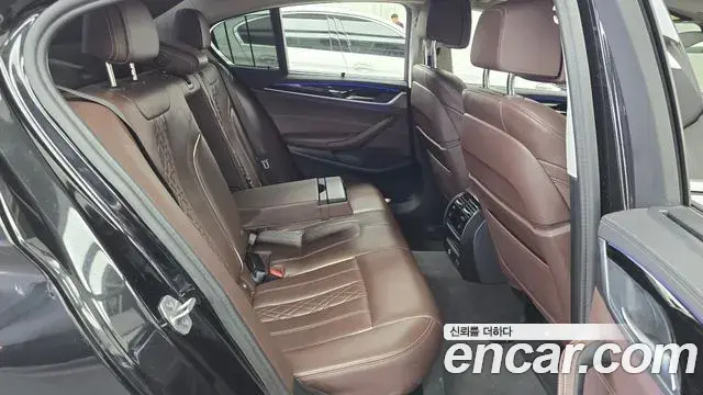 BMW 5 Series 2022 — Şəkil 33/33