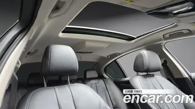 BMW 5 Series 2018 — Фото 19/20