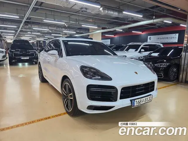 Porsche Cayenne 2021 — Photo 9/20