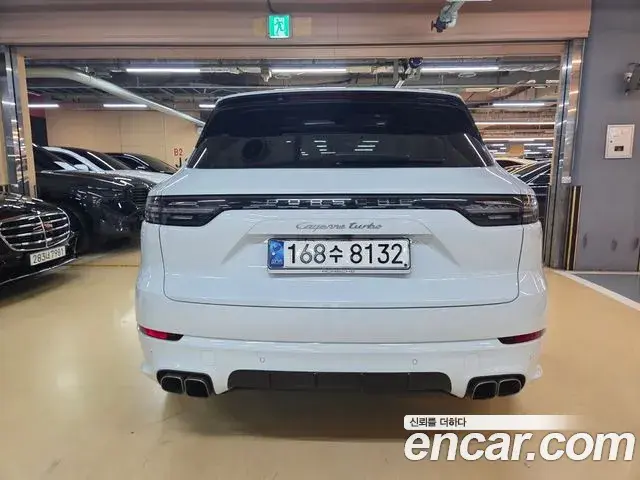 Porsche Cayenne 2021 — Photo 4/20