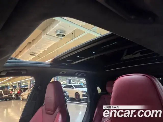 Porsche Cayenne 2021 — Photo 16/20