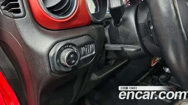 Jeep Wrangler 2019 — Photo 19/20