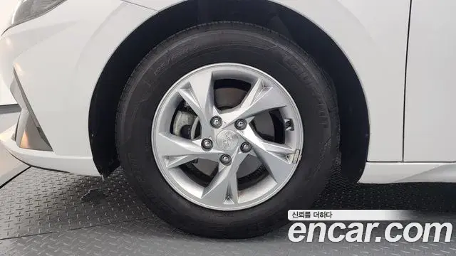 Hyundai The New Avante Hybrid 2021 — ფოტო 3/20