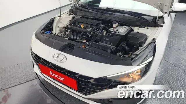 Hyundai The New Avante Hybrid 2021 — ფოტო 8/20