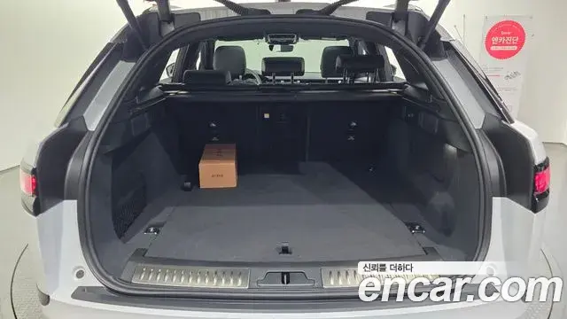 Land Rover Range Rover Velar 2026 — Photo 10/20