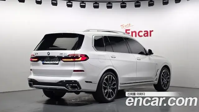 BMW X7 2025 — Photo 2/20