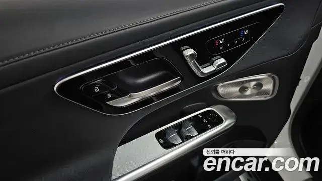 Mercedes-Benz GLC-Class 2024 — Şəkil 19/20