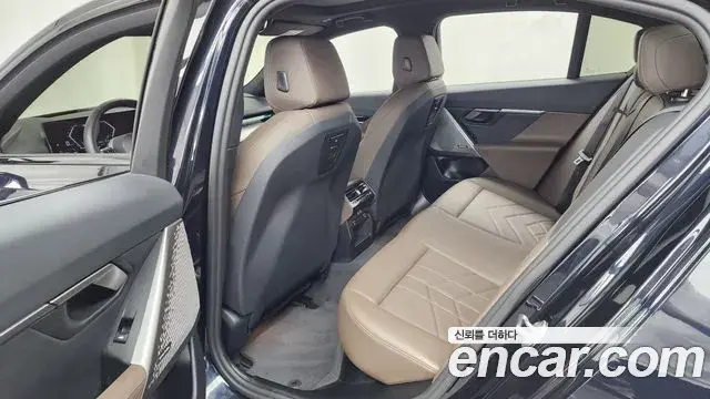 BMW 5 Series 2024 — Şəkil 19/33