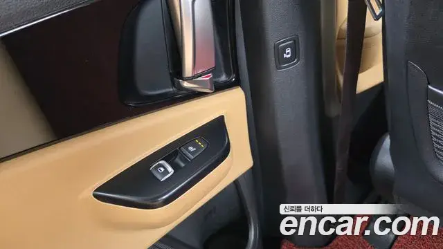Kia Carnival 2021 — Şəkil 18/20