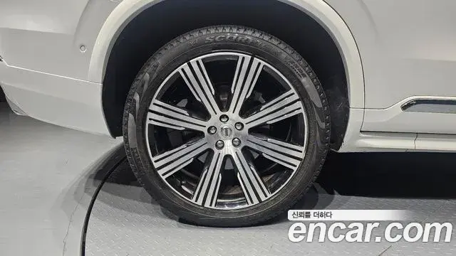 Volvo XC90 2021 — Photo 5/20