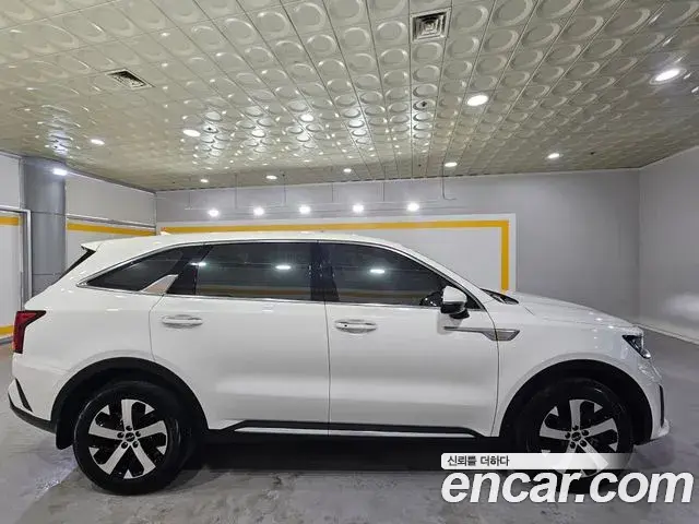 Kia Sorento 2023 — Фото 7/18