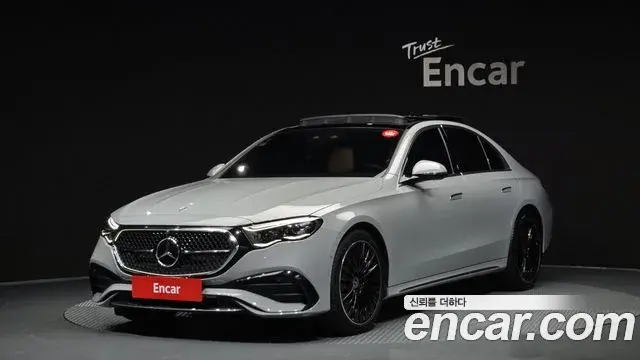 Mercedes-Benz E-Class 2024 — Photo 1/20
