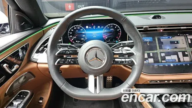 Mercedes-Benz E-Class 2024 — Photo 13/20