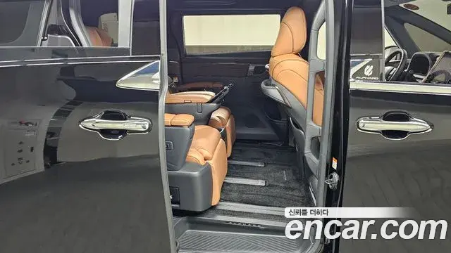 Toyota Alphard 2025 — Photo 11/20