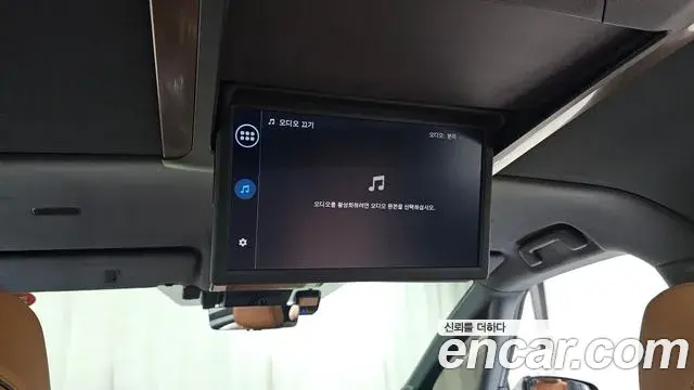 Toyota Alphard 2025 — Photo 18/20