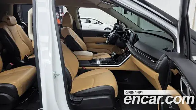 Kia Carnival 2022 — Фото 11/20