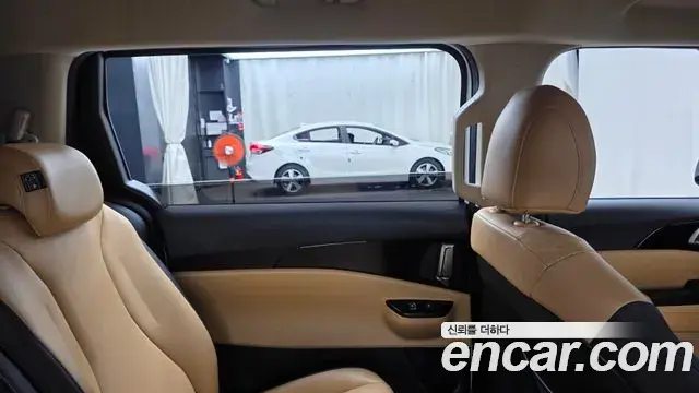 Kia Carnival 2022 — Photo 24/32
