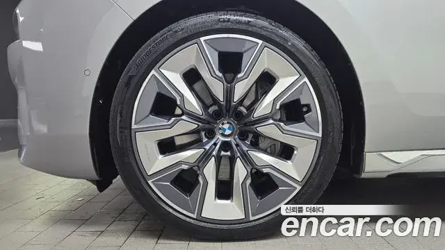 BMW 7 Series 2024 — Photo 5/20