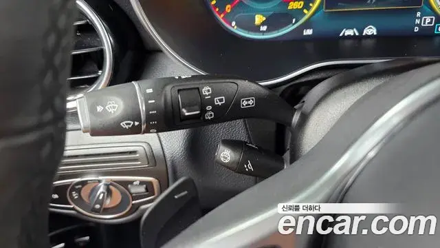 Mercedes-Benz GLC-Class 2021 — Şəkil 8/34
