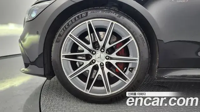 Mercedes-Benz AMG GT 2023 — Photo 5/20